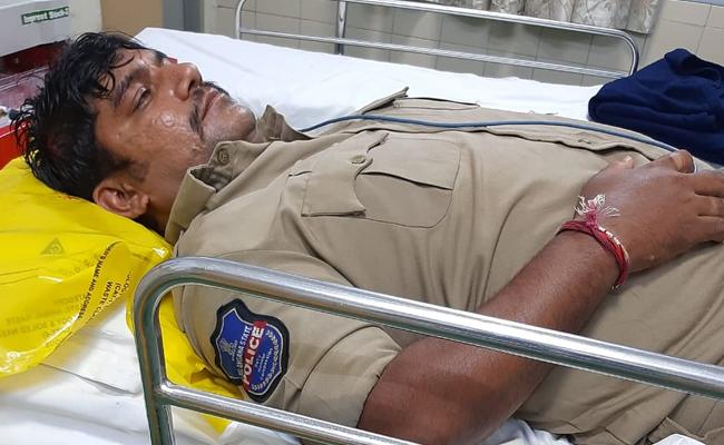 Hyderabad cop injured in attack by unidentified men
